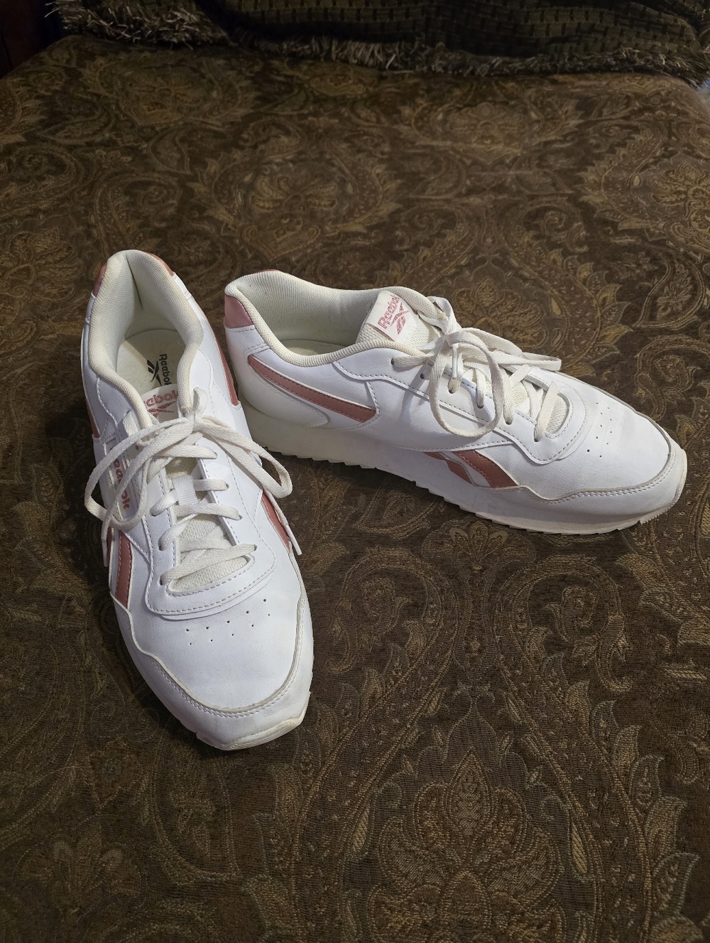 Reebok Women's White and Deep Pink Classic Leather Sneakers